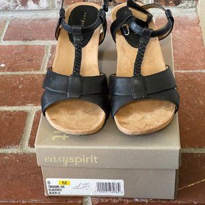 Easy Spirit T strap heel Size8